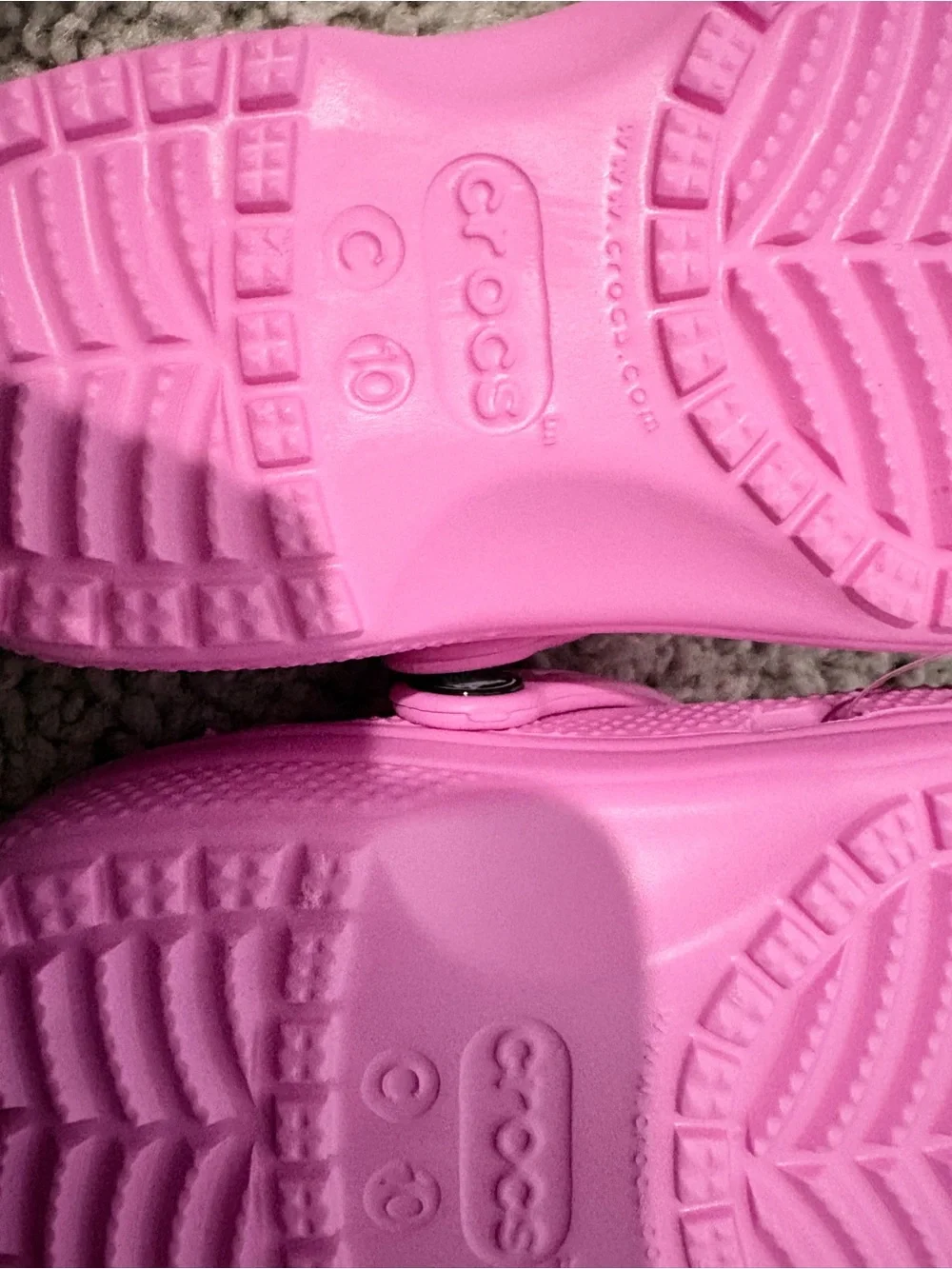 CROCS Kids Classic Clog in Bright Pink